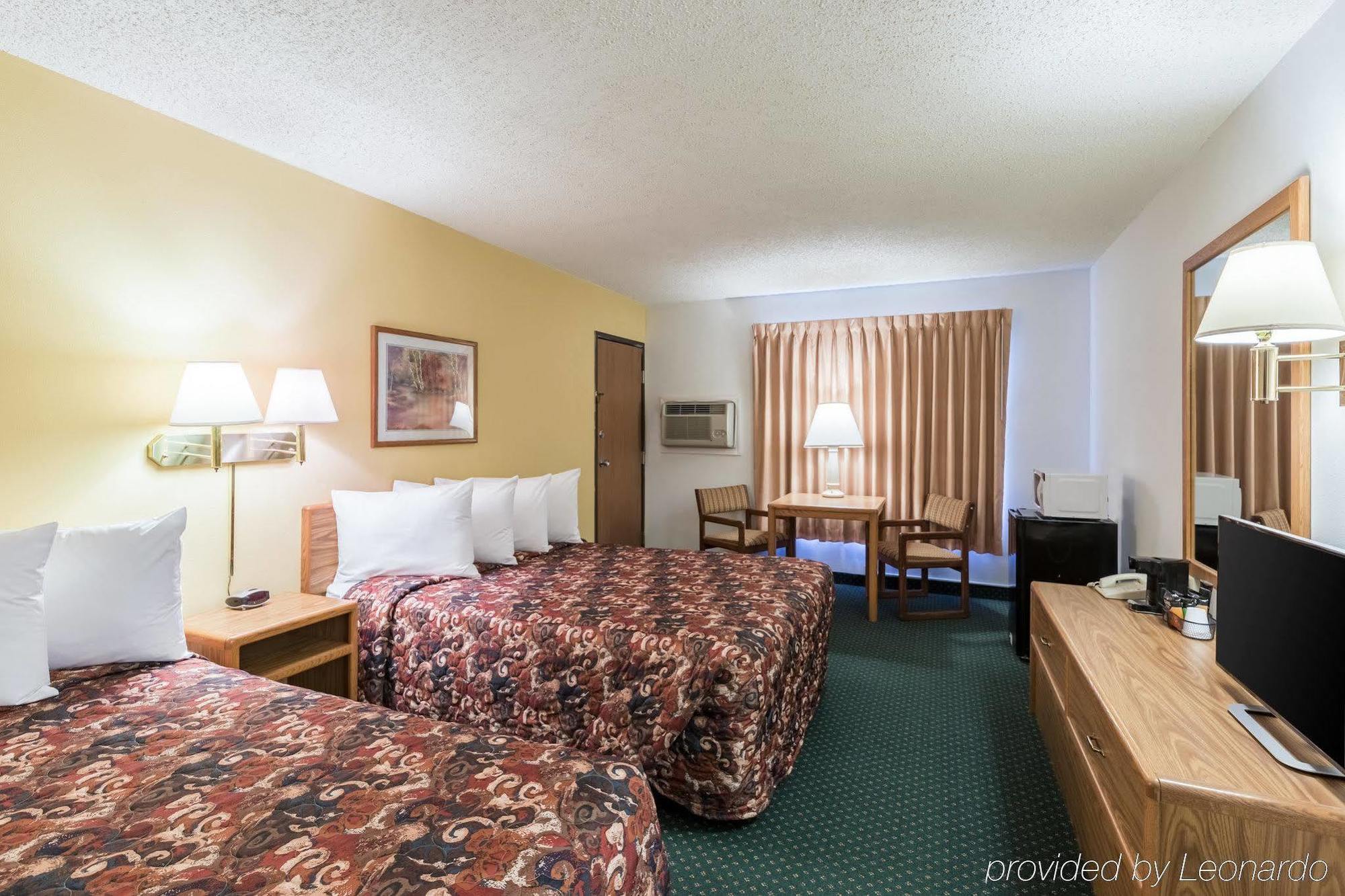 Super 8 By Wyndham Grand Island Hotel Bagian luar foto